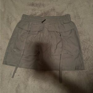 Woman’s Gray mini skirt